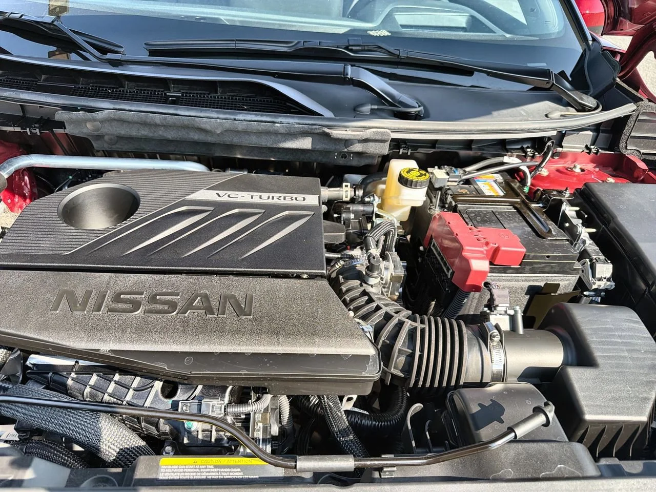 Used 2025 Red Nissan Platinum FWD image 25