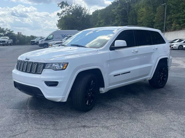 Used 2020 White Jeep Altitude image 8