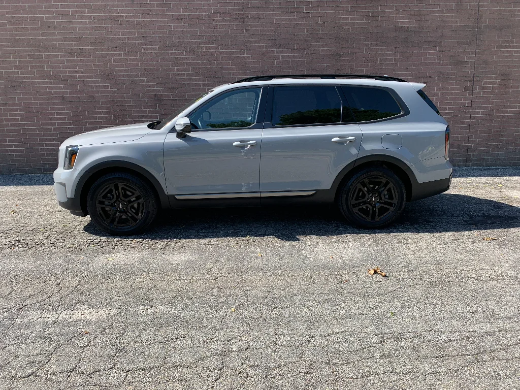 Used 2023 Wolf Gray Kia SX X-Line image 2