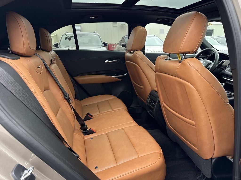 Used 2022  Cadillac Sport image 14