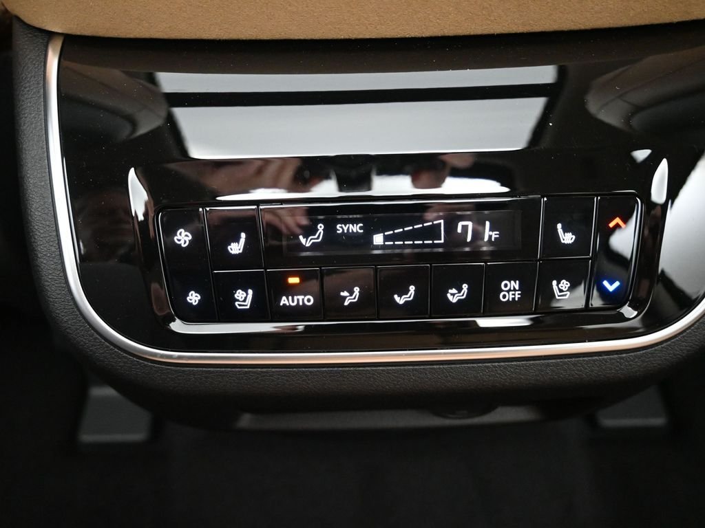 New 2026 RADIANT WHITE INFINITI Luxe 4WD image 17