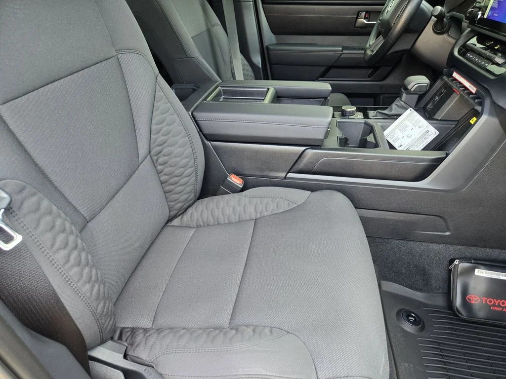 2026 Toyota Tundra SR5 - Photo 9