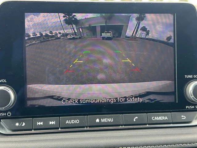 Used 2026 White Nissan S image 9