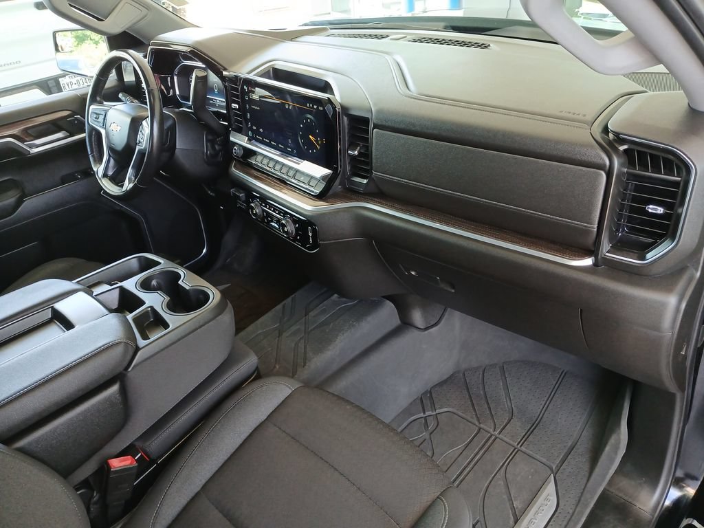 Used 2022 Black Chevrolet LT image 30