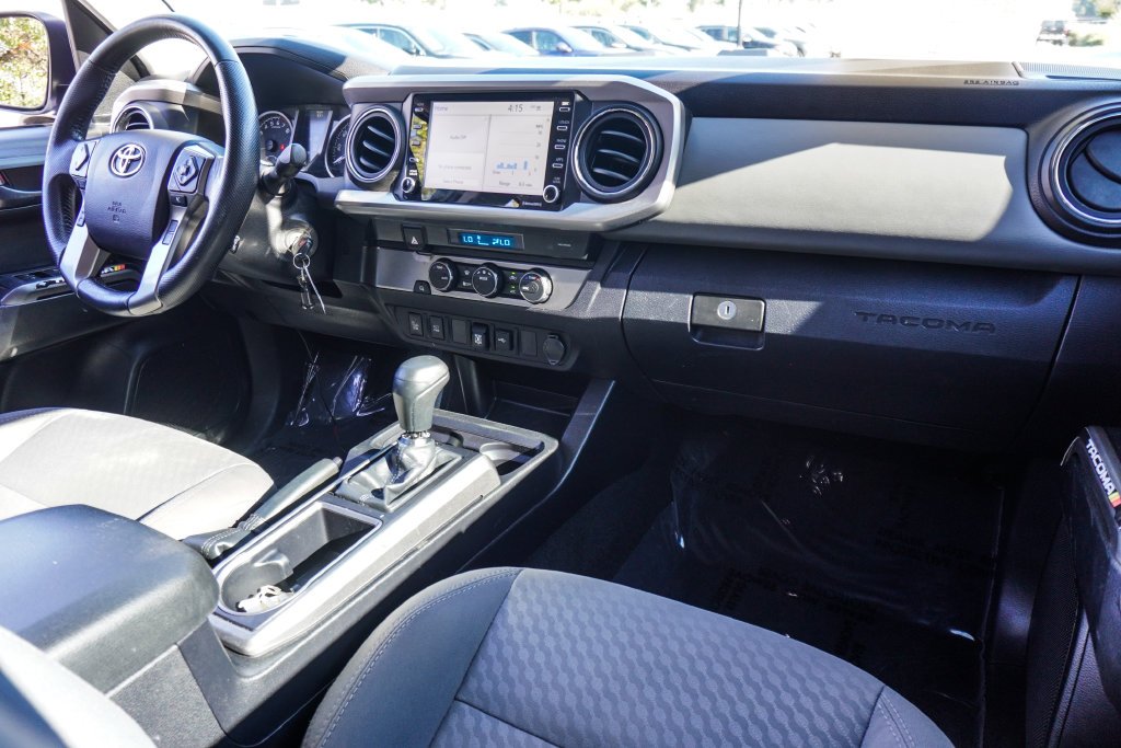 Used 2022 White Toyota SR5 image 10