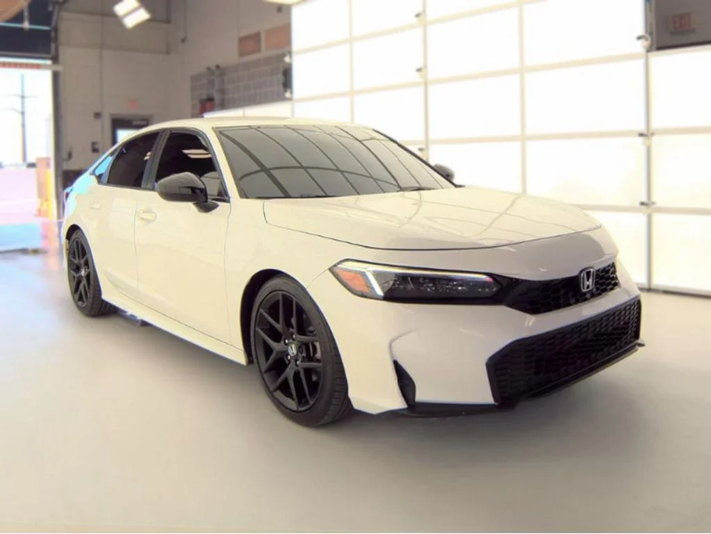 Used 2025 Platinum White Pearl Honda Sport image 4