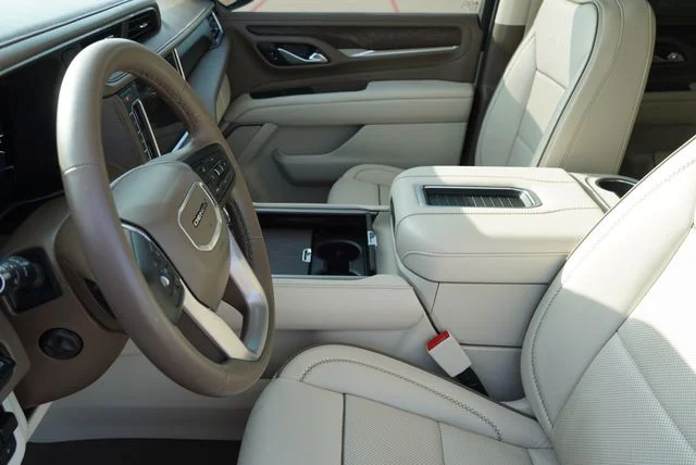 Used 2023 White GMC Denali image 20