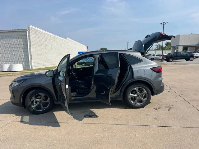 Used 2025 Gray Ford ST-Line image 27