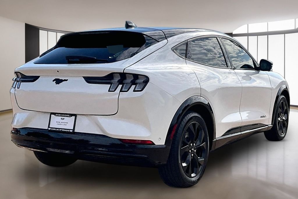 Used 2023 White Ford Premium image 2