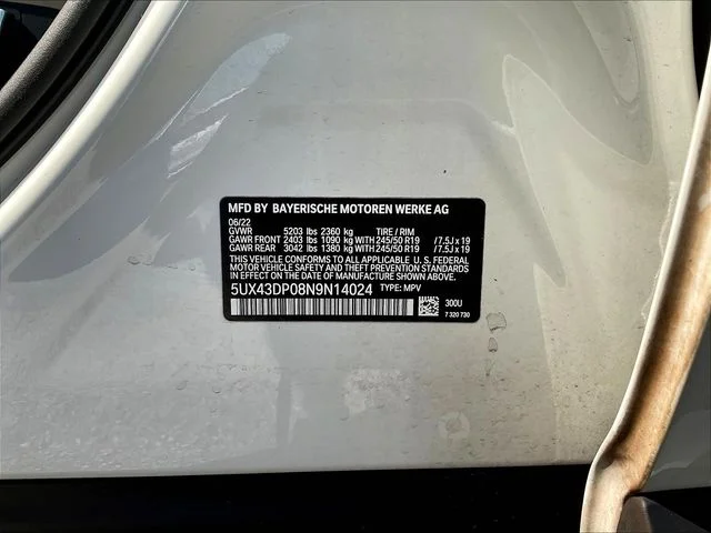Used 2022 White BMW sDrive30i image 21