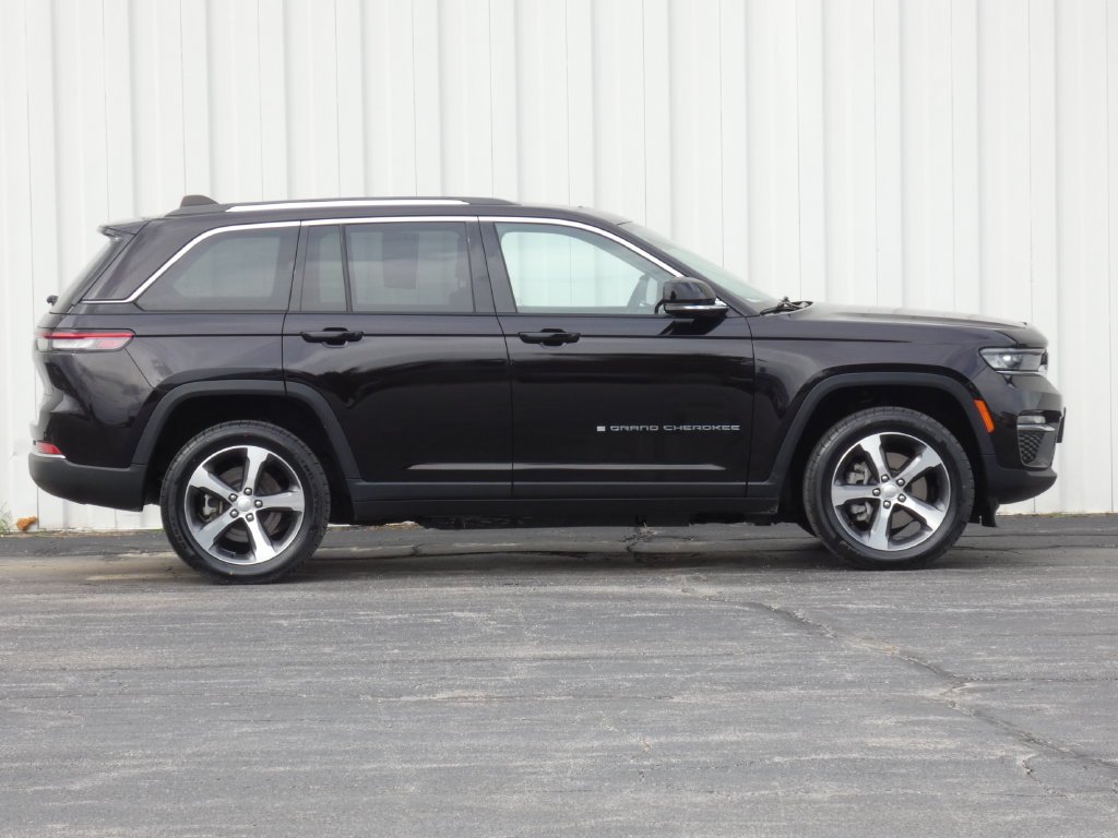 Used 2022 Jeep Grand Cherokee 4xe with VIN 1C4RJYB62N8746642 for sale in Kansas City