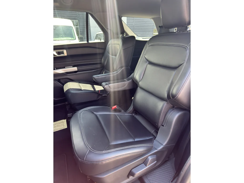 Certified Used 2021 Agate Black Metallic Ford XLT image 11