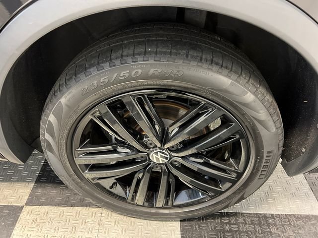 Certified Used 2022 Black Volkswagen 2.0T SE R-Line Black image 16