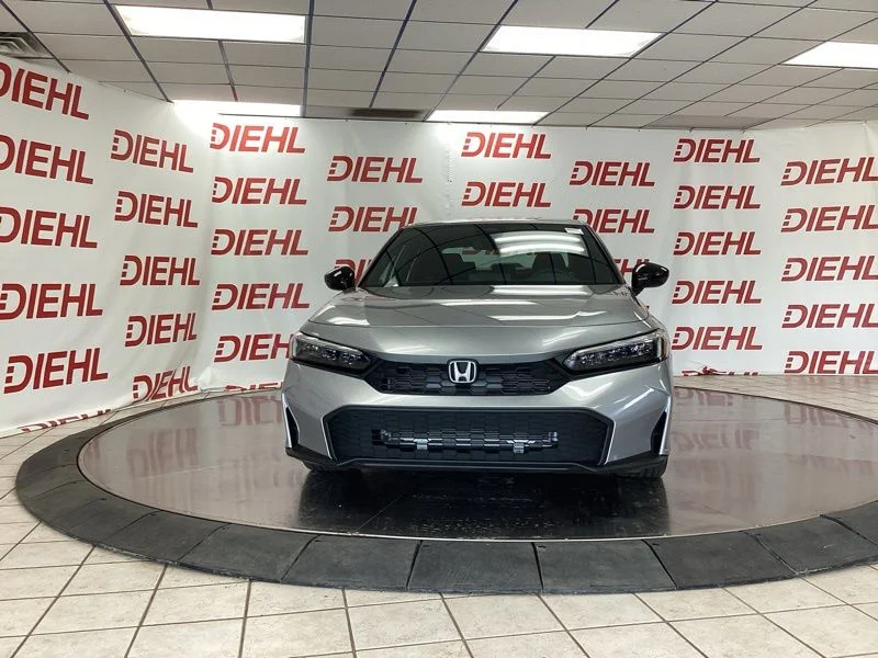 Used 2025  Honda Sport image 2