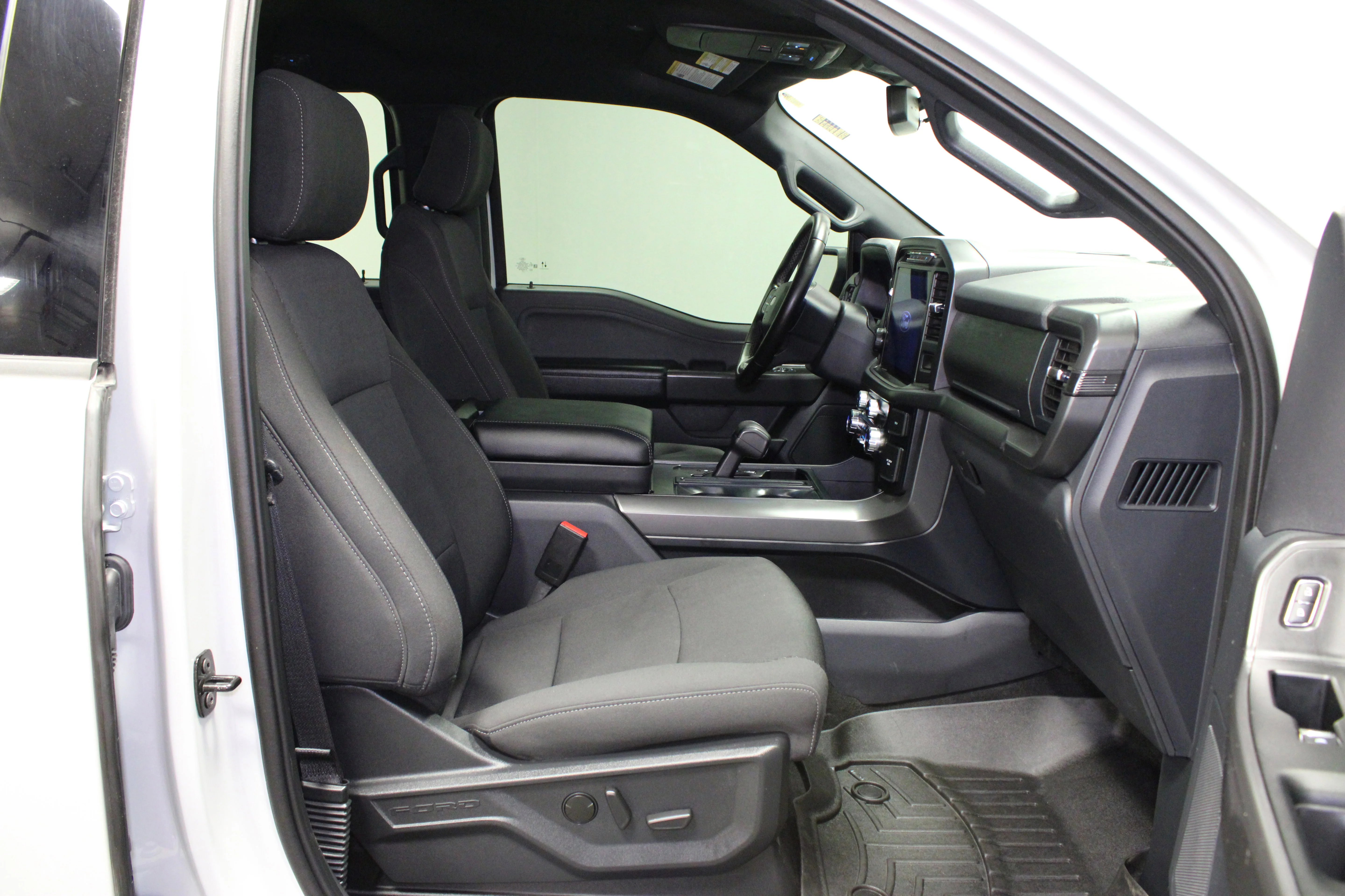 Used 2024 Avalanche Ford XLT image 16