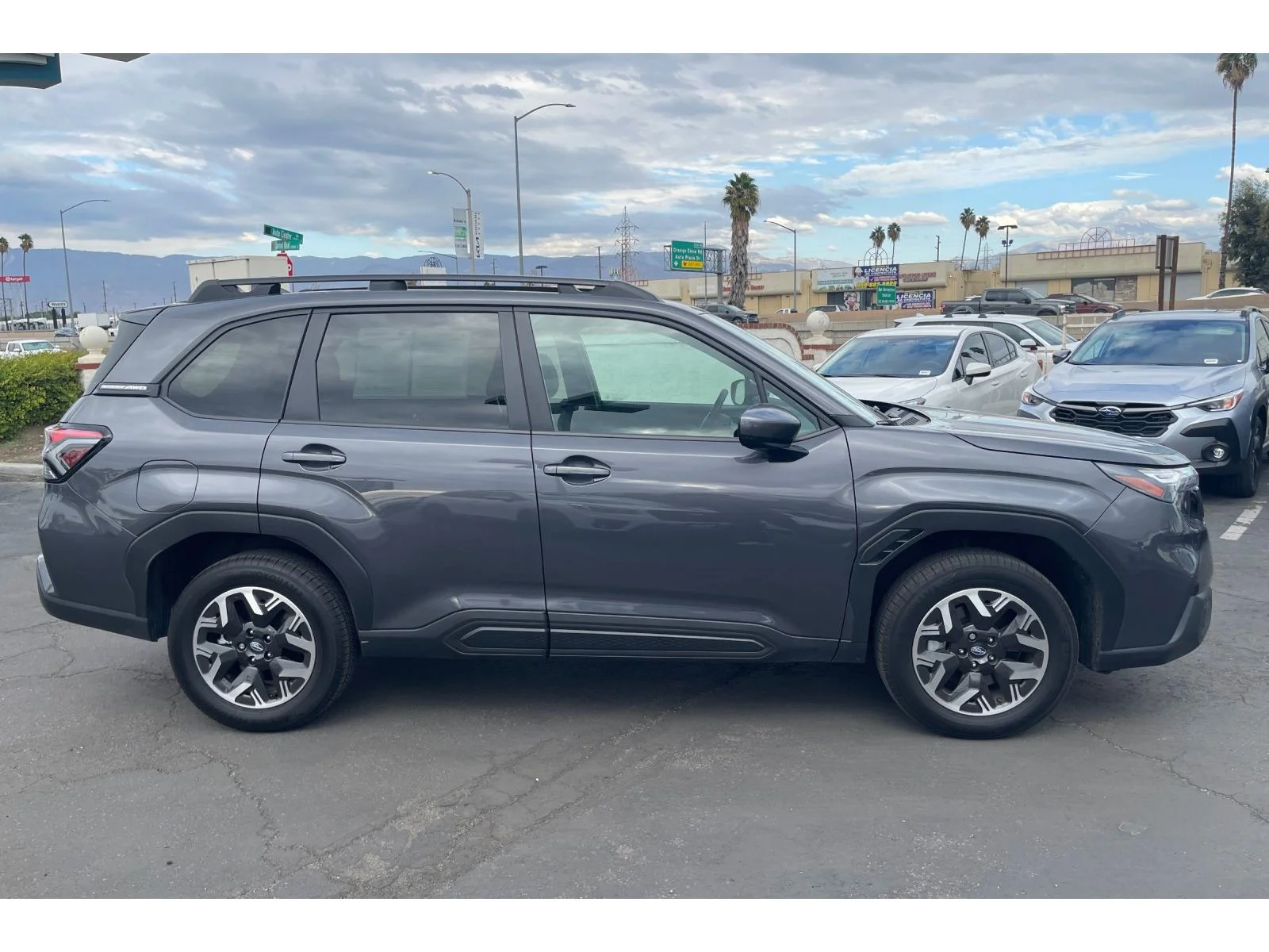 Used 2026 Magnetite Gray Metallic Subaru Premium image 7