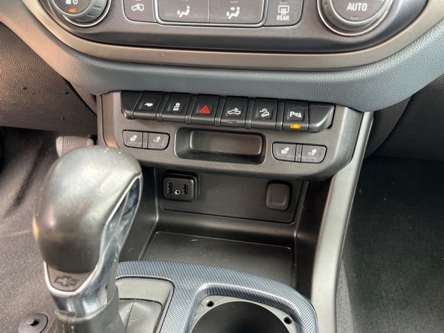 Used 2022 Beige Chevrolet Z71 image 37