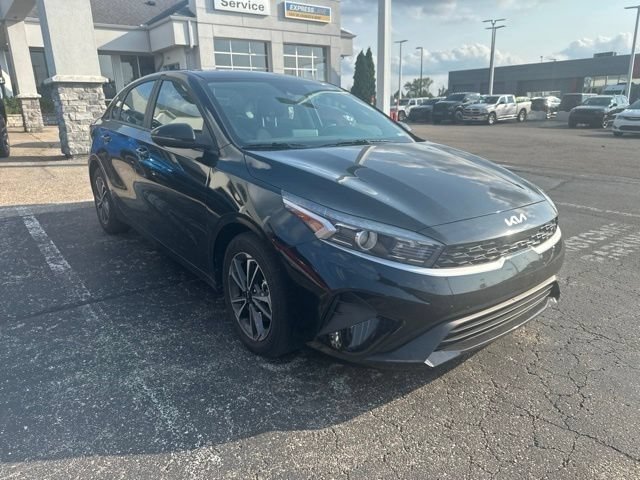 Used 2024 Aurora Black Pearl Kia LXS image 3