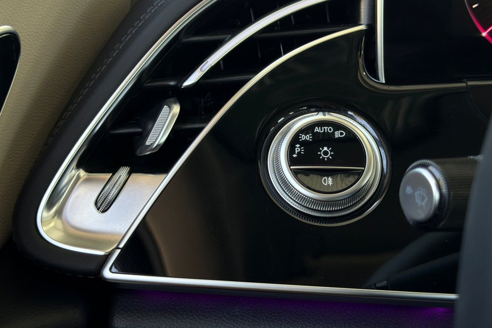 Certified Used 2025 Brown Mercedes-Benz E 350 image 35
