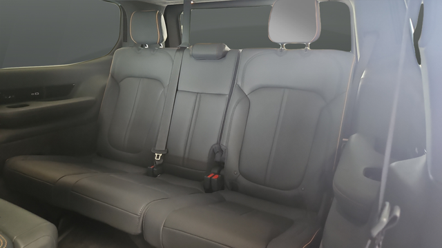 Used 2022 Diamond Black Crystal Pearlcoat Jeep Series II image 26