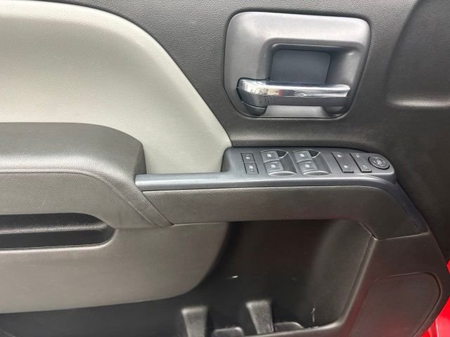 Used 2018 Red Chevrolet Custom image 11