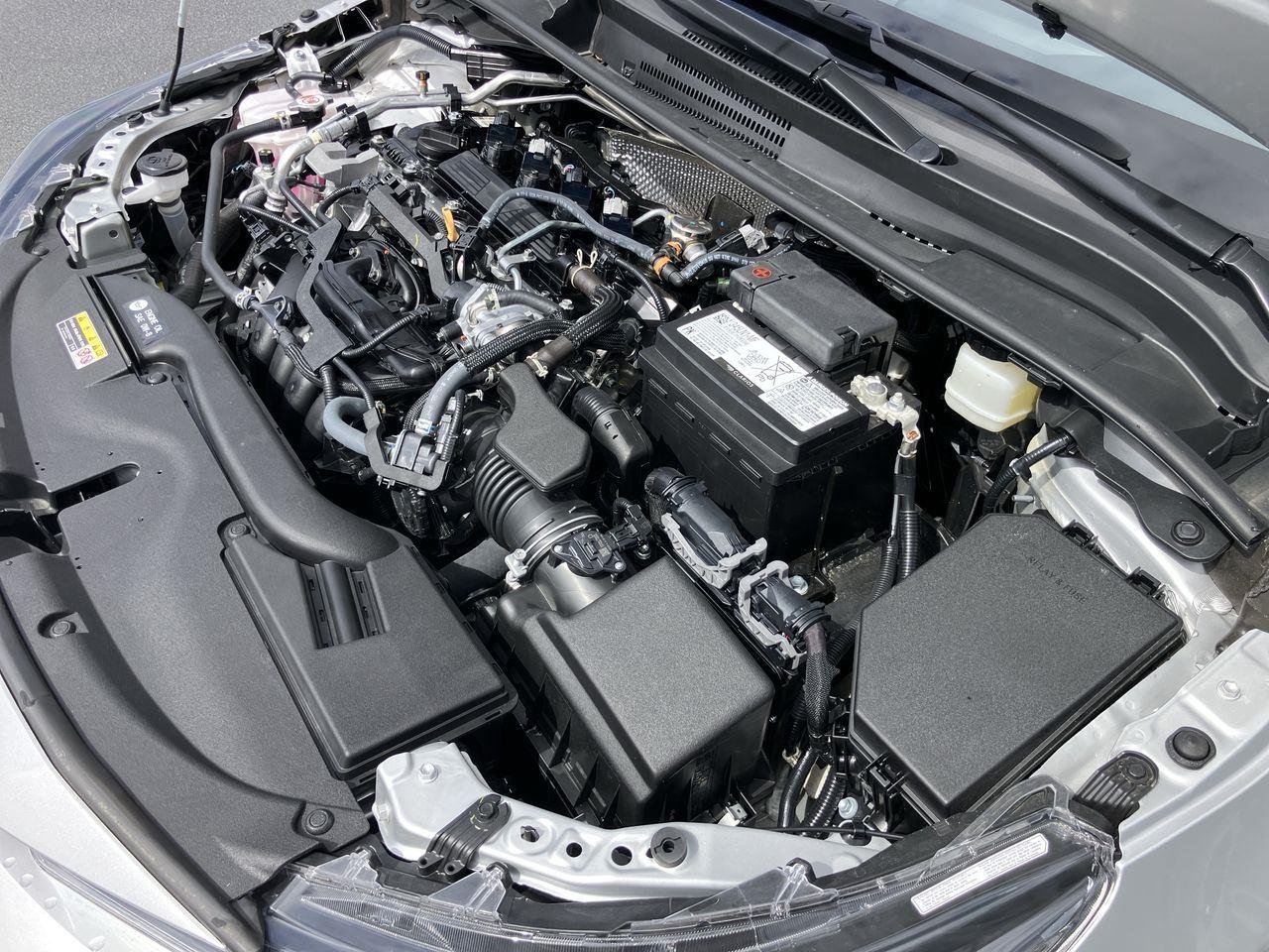 Used 2025 Silver (Classic Silver Metallic) Toyota LE image 31