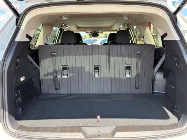 New 2027 CRYSTAL WHITE PEARL Subaru Touring 7-Passenger image 9