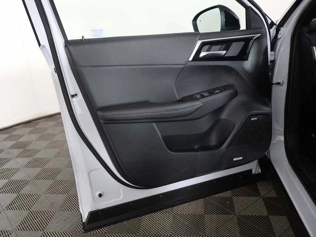 New 2026 White Mitsubishi LE 1.5T S-AWC image 23