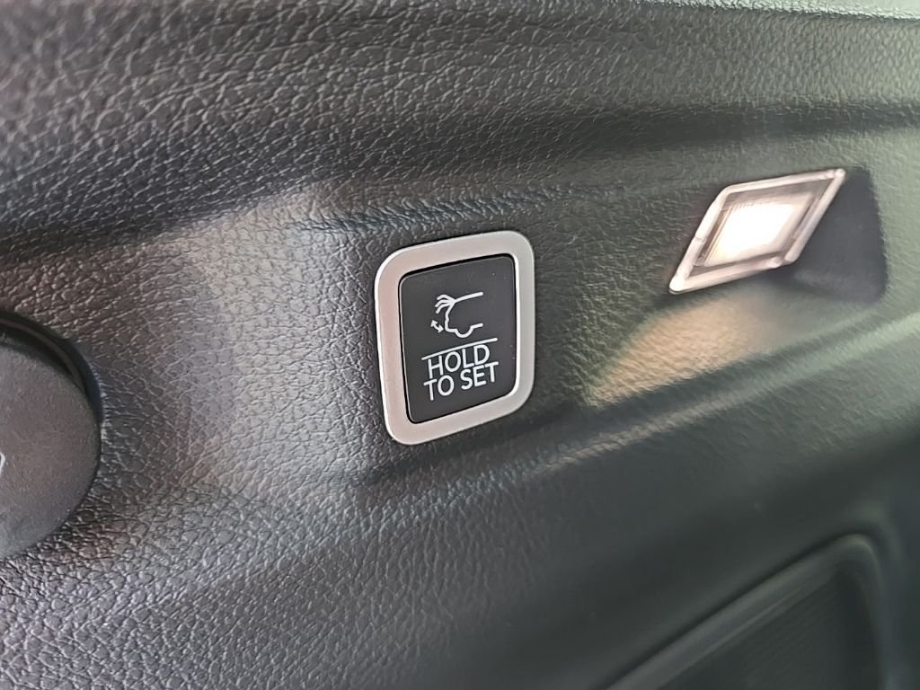 New 2026 Silver Zynith Exterior Paint Jeep  image 106