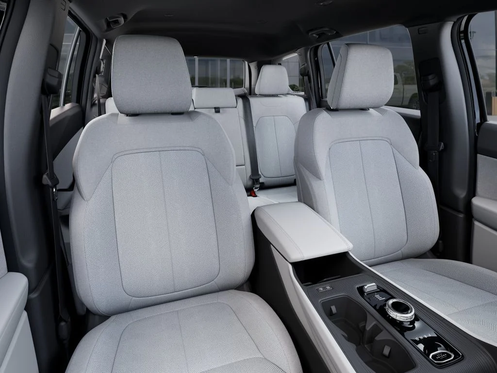 New 2026 Diamond Black Crystal Pearl-Coat Exterior Paint Jeep Laredo image 16
