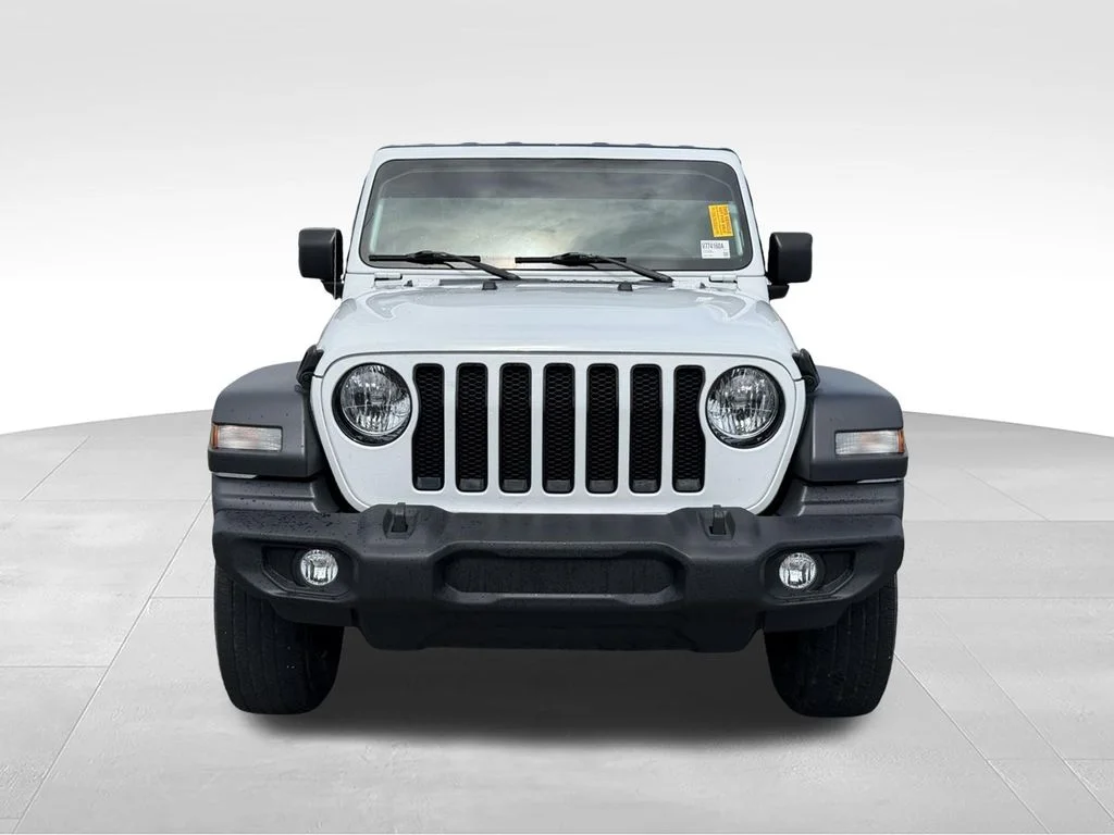 Used 2021 White Jeep Unlimited Sport Altitude image 6