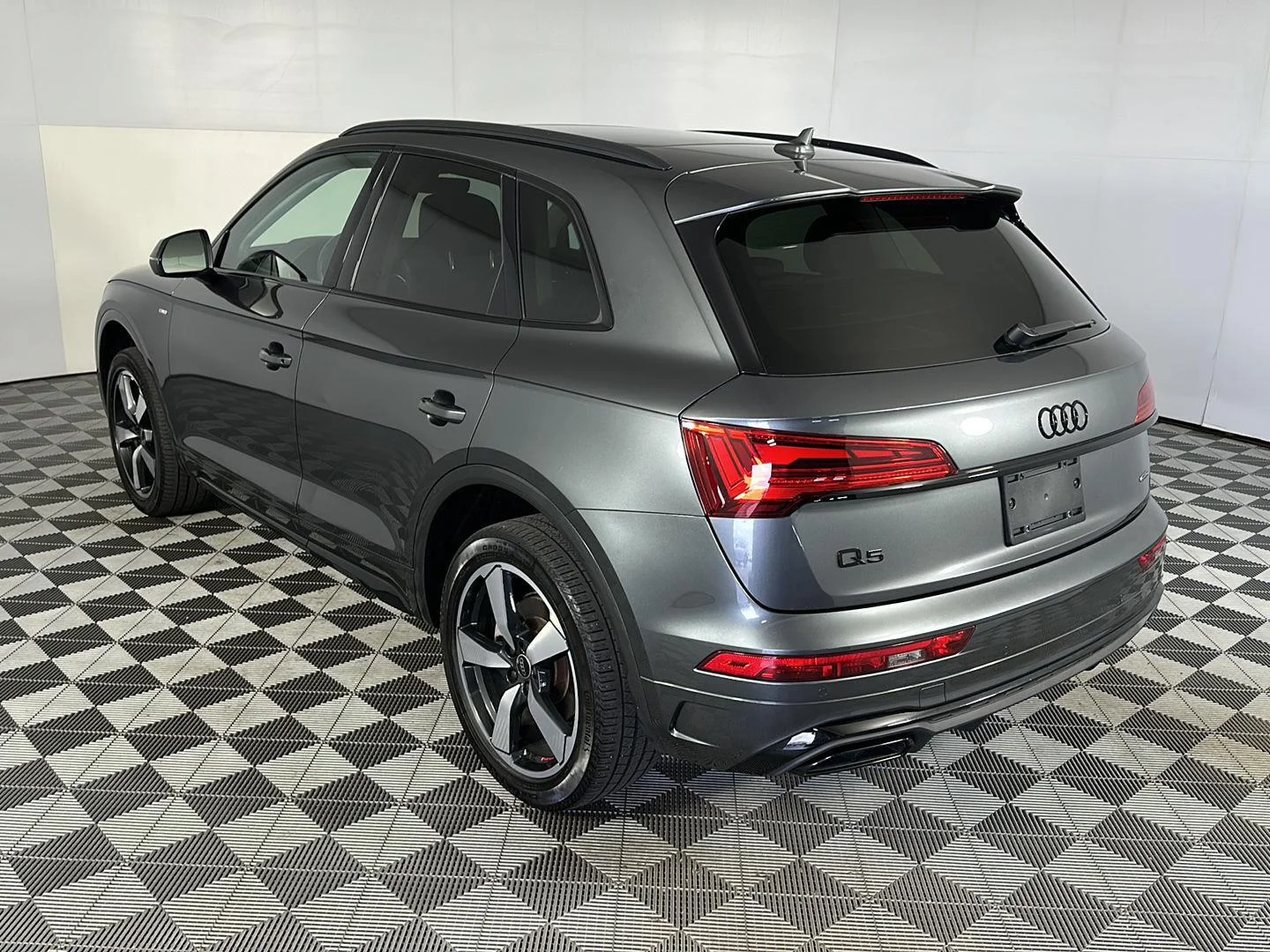 Used 2023 Daytona Gray Pearl Effect Audi S line Premium Plus image 12