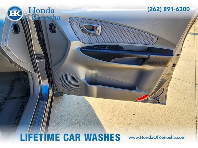 Used 2009 Dark Titanium Hyundai GLS image 22