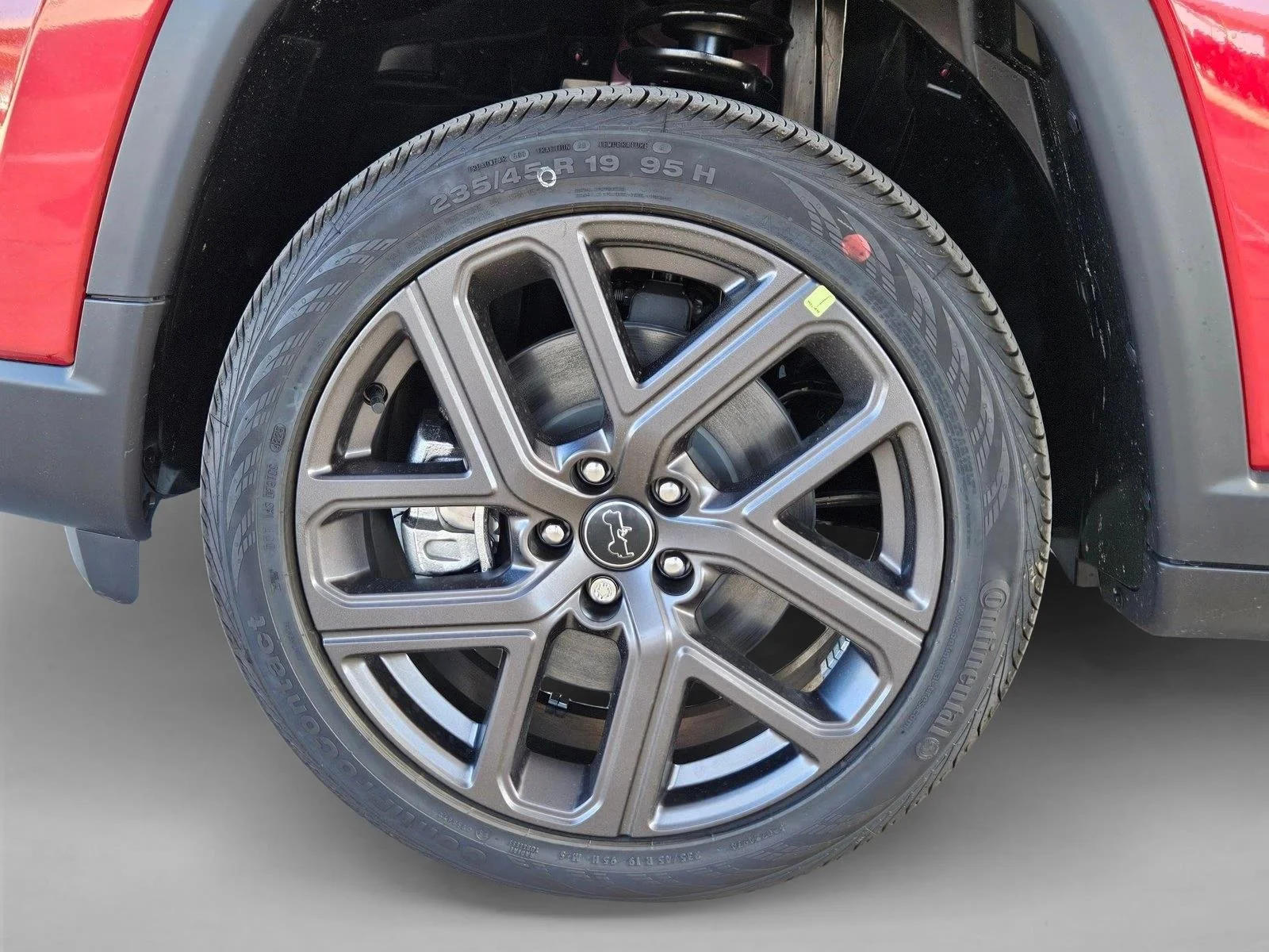 New 2026 Red Hot Pearl-Coat Exterior Paint Jeep Latitude Altitude image 10