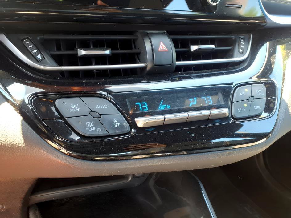 Used 2019 Blizzard Pearl Toyota XLE image 21
