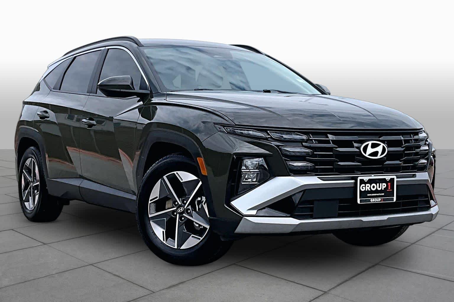 Used 2025 Rockwood Green Hyundai SEL image 3
