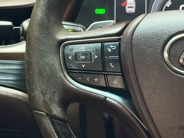 Used 2019 Red Lexus 300h image 18