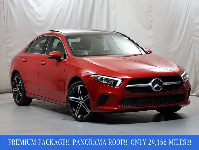 Used 2019 Jupiter Red Mercedes-Benz A 220 image 1