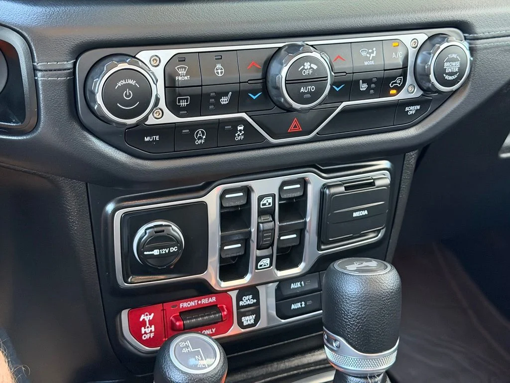Used 2025 Black Jeep Rubicon image 15