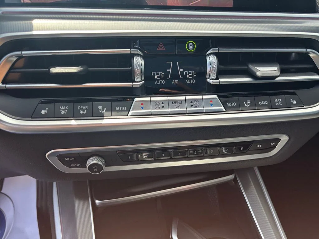 Used 2022 Gray BMW xDrive40i image 25