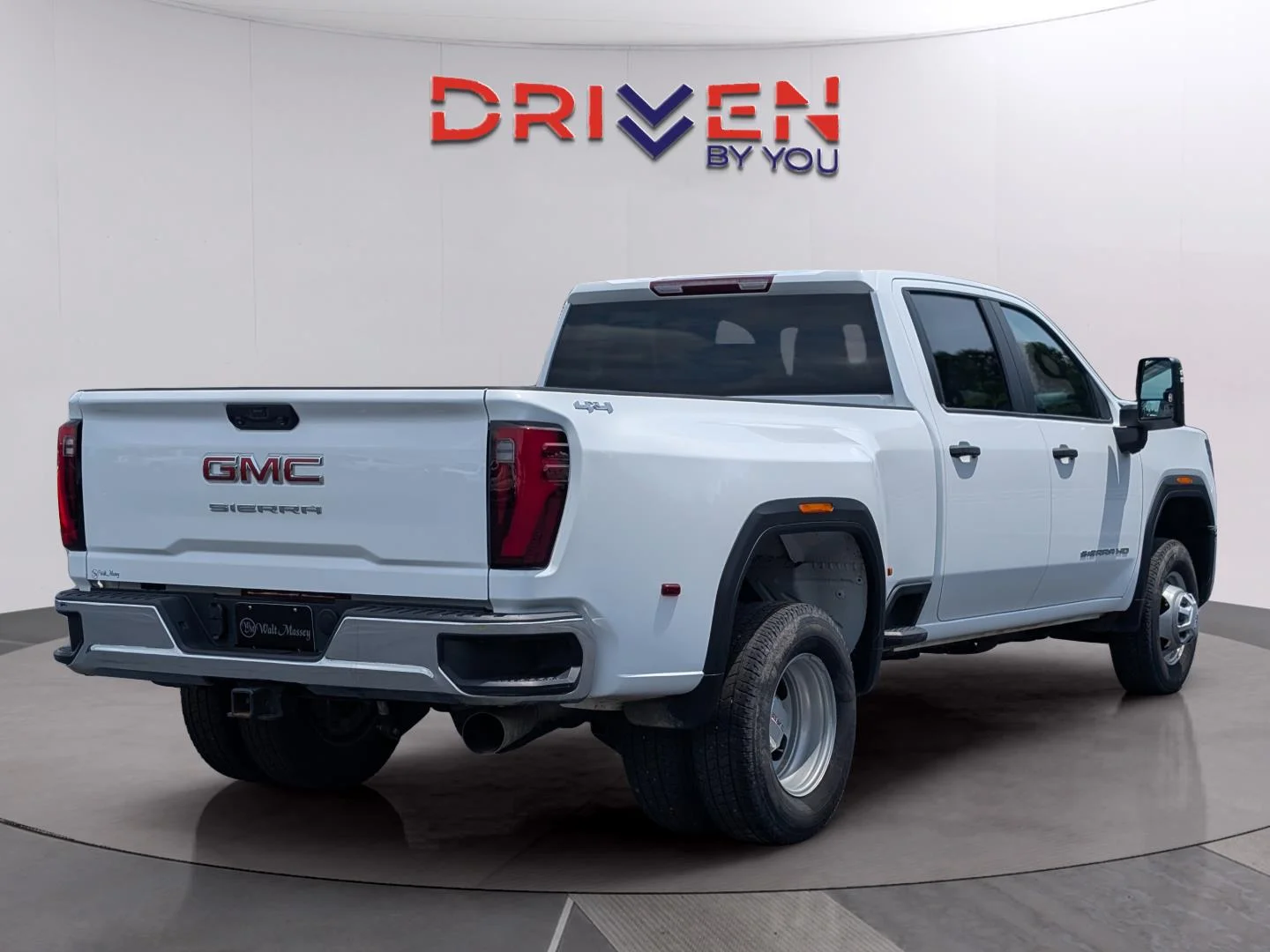 Used 2024 Summit White GMC Pro DRW image 5
