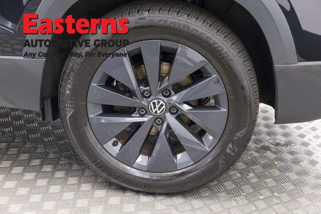 Used 2022 Black Volkswagen 1.5T S image 31