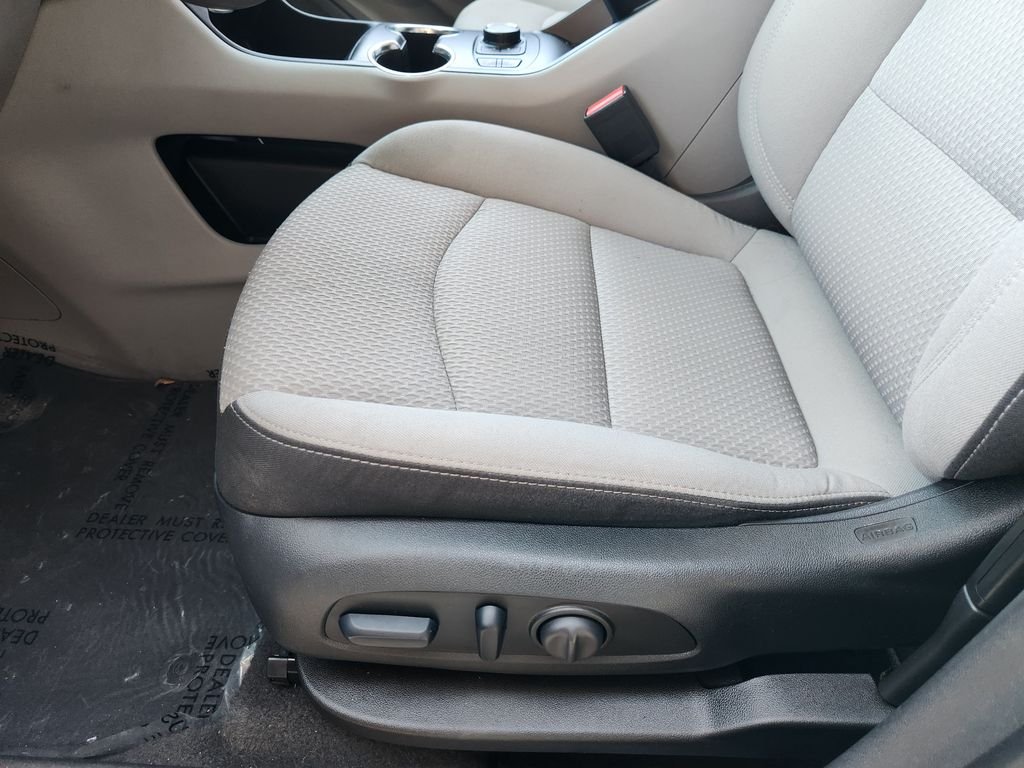 Used 2023 Summit White GMC SLE image 23