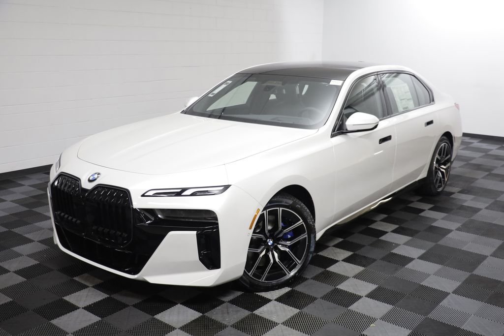 New 2026 Mineral White Metallic BMW 740i xDrive image 2