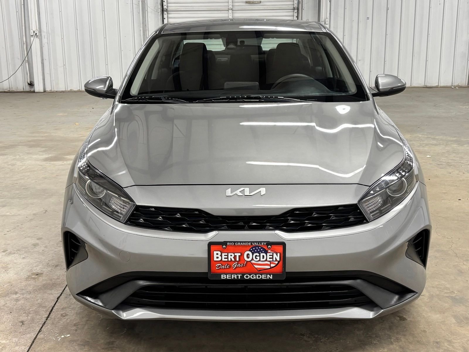 Used 2023 Gray Kia LXS image 2