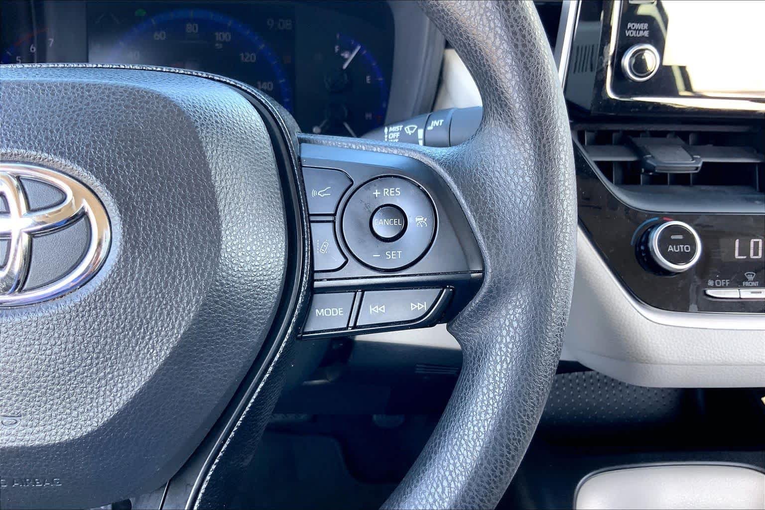 Used 2020 Super White Toyota Hybrid LE image 24