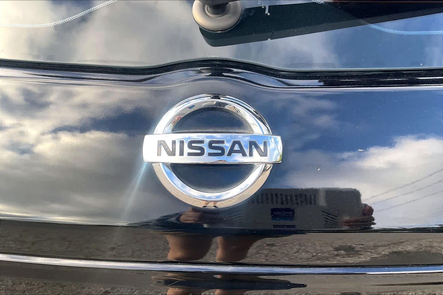 Used 2020 Super Black Nissan S image 30