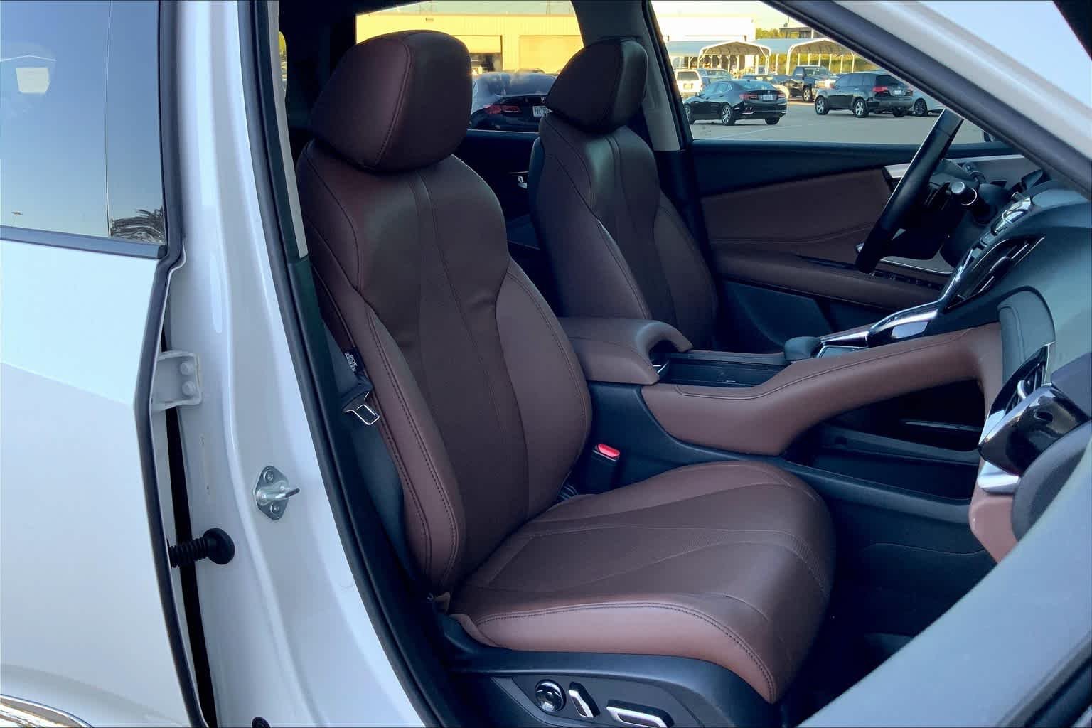 Used 2021 Platinum White Pearl Acura w/Technology Package image 8
