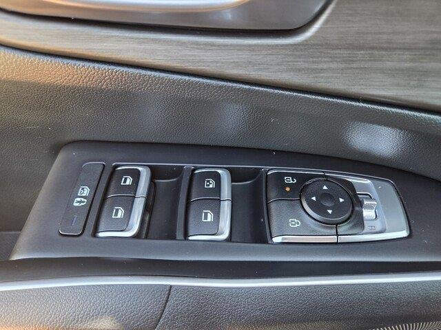 Used 2025 Jungle Green Kia X-Line EX image 21