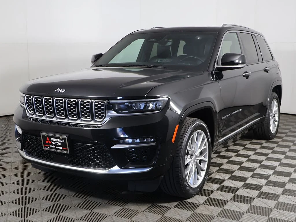 Used 2023 Black Jeep Summit image 12